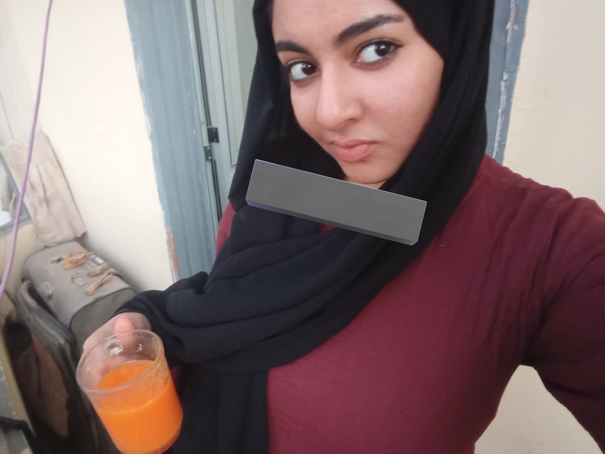 اووووف لو لحسه من باطها بعد الفطار 🤤🤤💦