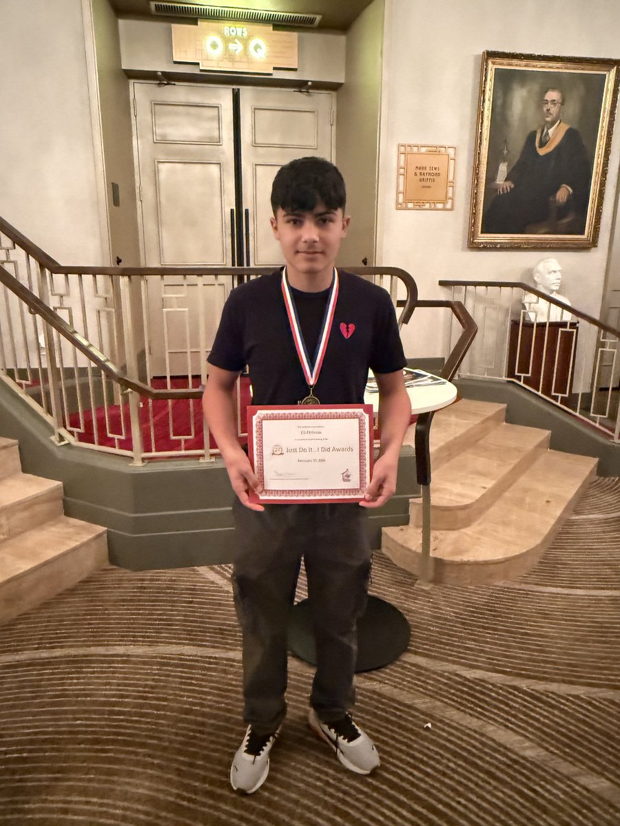 Lyons Creek Middle School tweet media