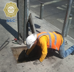 OVIALCDMX's tweet photo. Semáforos de la intersección de Tizimín y Carretera Picacho-Ajusco, col. Lomas de Padierna, @TlalpanAl,   fueron habilitados por personal técnico de #Tránsito de la #SSC en atención a @chuchomares.
#MovilidadCDMX https://t.co/P3pffwPW26