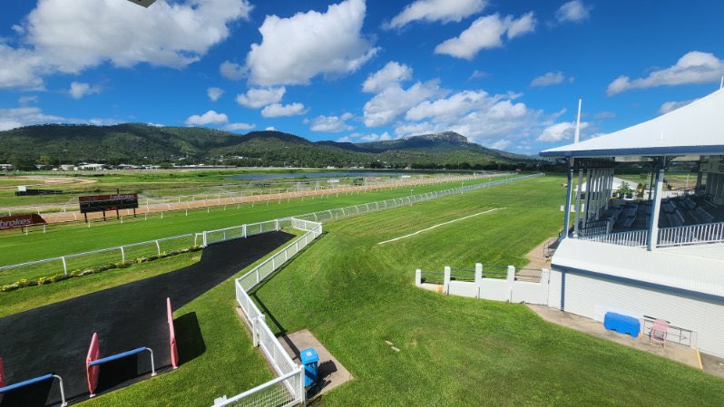 Michael Charge tweet media