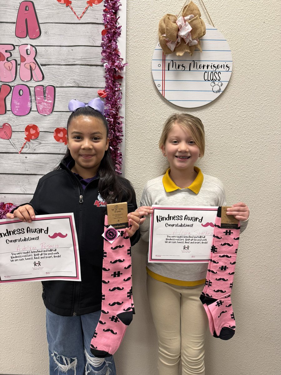 dmorrison_PHES's tweet photo. So proud of my two Heroes for demonstrating the Hero quality of inclusivity! Keep shining bright💜💫 @PurpleHeart_ES https://t.co/ARquLih3XF