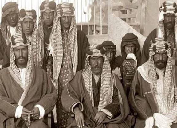 أتابع وقفة السعوديين مع الكويت في قضية #خور_عبدالله 

ينتابني شعور مزيج من الفخر والسعاده أن عوض الله الكويت بجار يربط مصيره بمصيرنا ووجوده بوجودنا ماهو كلام تويتر ومجاملات

بل فعل من يوم كنًا وكانوا على ظهور البل 🐪🐪 ليومنا هذا

ياسعوديين

أقسم إن اللسان يتلعثم في وصفكم 🇰🇼🫡 🇸🇦