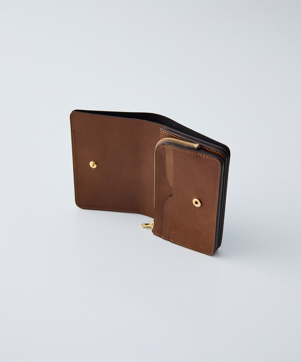 CONFECT_ONLINE's tweet photo. 【forme / Short Wallet (ILCEA)】   

再入荷しました！
今回の再販売のタイミングより値段が￥36,300(税込)から￥38,500(税込)に価格改定される運びとなりました

デリバリーの都合上、3月3日(火)以降順次発送を予定しております

https://t.co/VRb6mUA7Ax

#forme #ShortWallet #CONFECT https://t.co/luHXdUpWz9