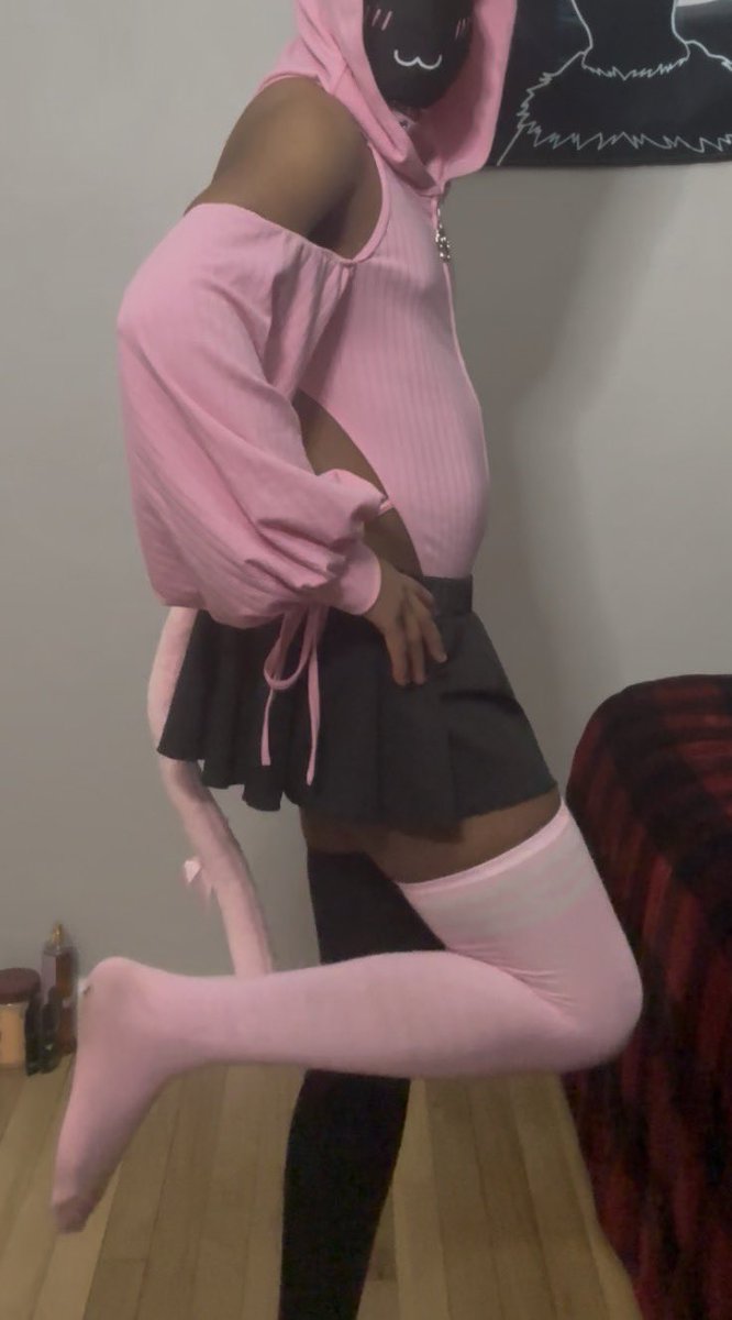 NickyPanda30's tweet photo. What do you think of this color combo
#femboy #femboi #femboyoutfit #femboys #catboy #puppyboy https://t.co/JTfcHLVZt1