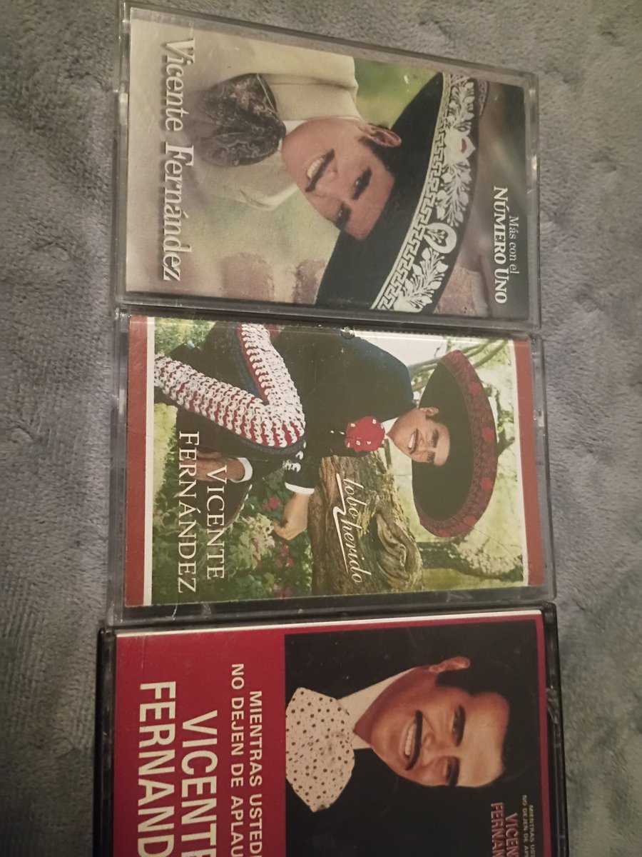 S_N_RIDER's tweet photo. "En una semana" not with these songs. Soy un perro dé la calle. https://t.co/CxaWutDx8O