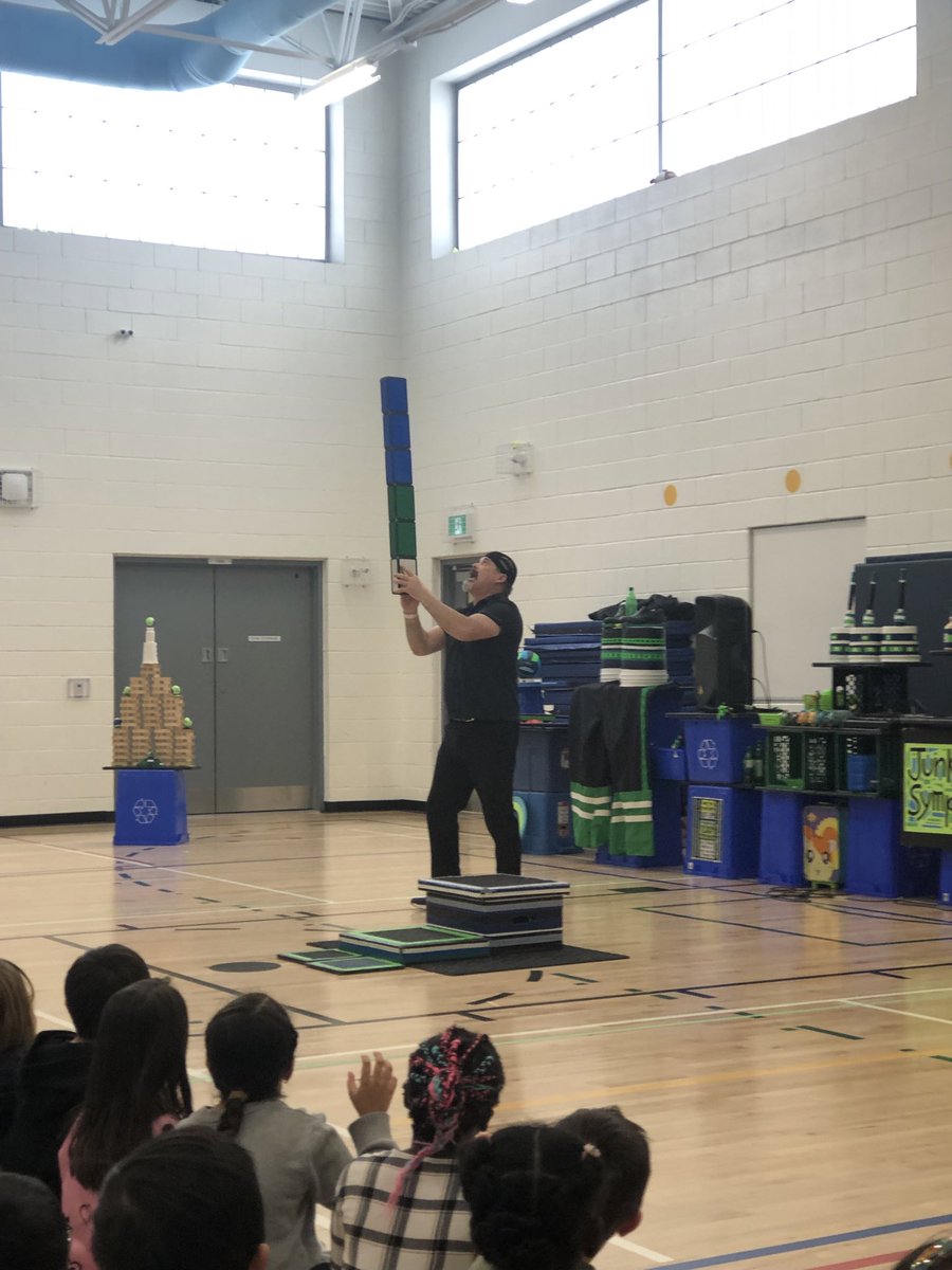 Mrs. Riley tweet media