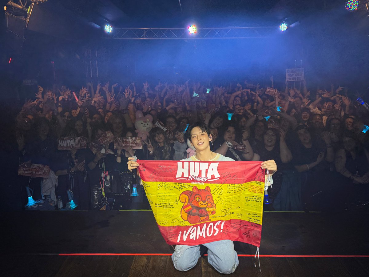 BTOBCOMPANY's tweet photo. [📂]

📂 B:CHIVE
└📁 260226 LEE MINHYUK (HUTA) CONCERT <HOOK - WHO : KING> IN MADRID

마드리드 멜로디 열기 가득이잖아 💙
민혁이에게 큰 사랑이 내려와
웃음이 끊이지 않은
오늘을 선물해 줘서 고마워 (∴ o̴̶̷᷄ ·̭ o̴̶̷̥᷅ ∴)

#비투비 #BTOB
#HOOK #WHO_KING
#이민혁 #LEEMINHYUK
#허타 #HUTA
@btob2mh