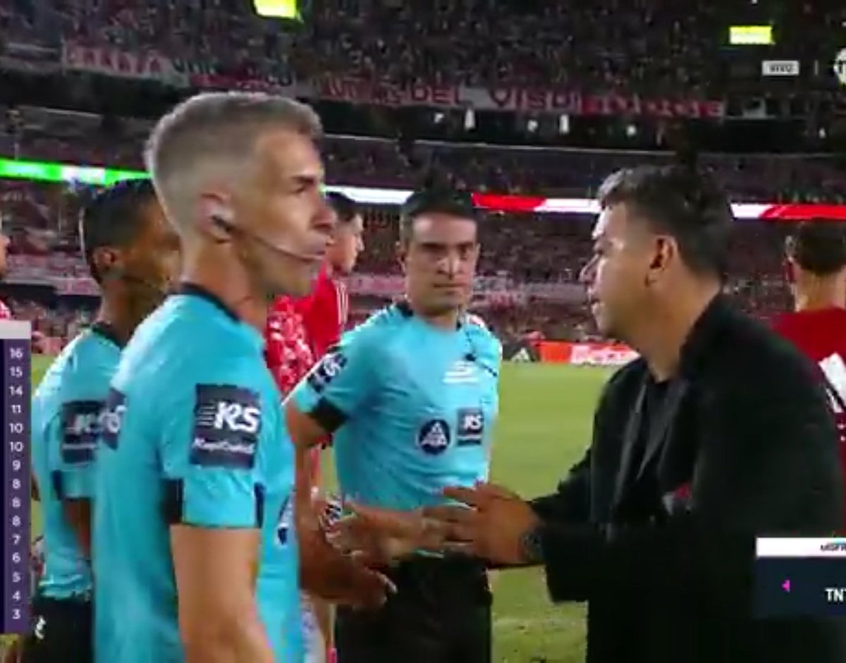 Saludo a Quarta, a los árbitros y a los demás jugadores ni siquiera los miro

Hacerle lo que le hicieron a Gallardo no sale barato