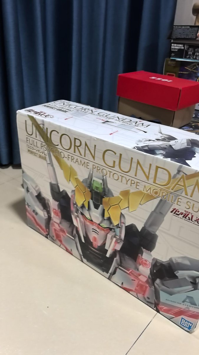 alisson81679514's tweet photo. 5日間かけて、ようやく完成しました😊

 #ガンプラ #ユニコーンガンダム #模型制作 https://t.co/zrEUzejO5N