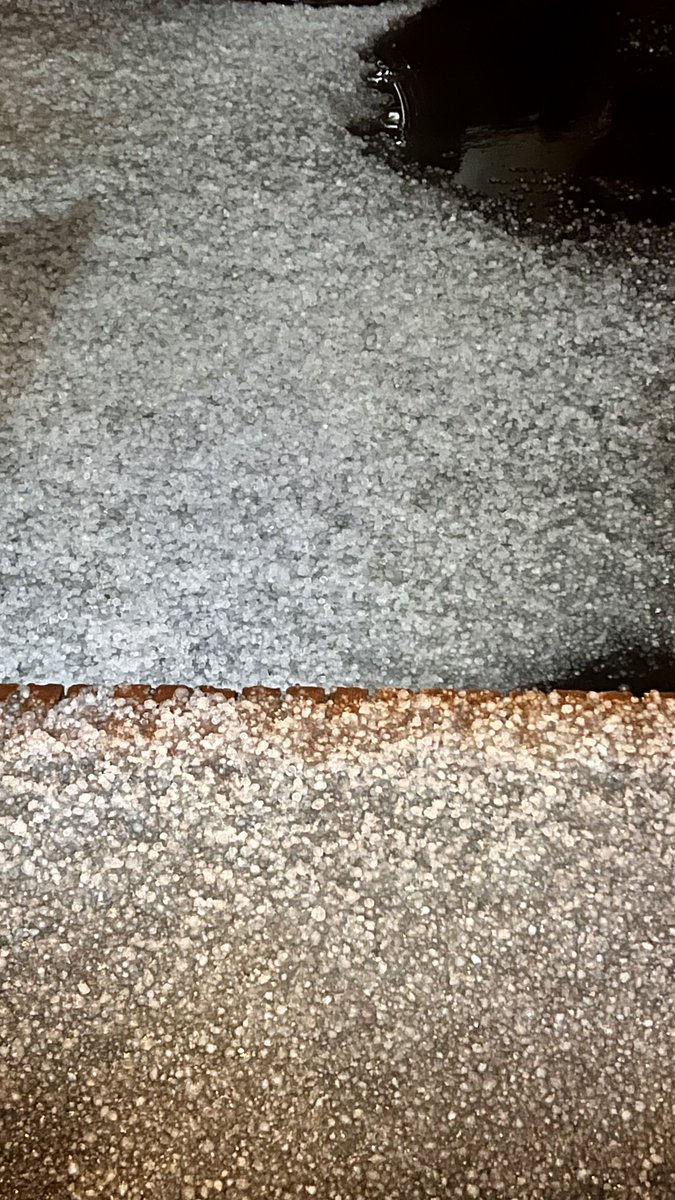TimStockton's tweet photo. Lots of hail in Russellville. ⁦@spann⁩ https://t.co/1AJ9148kuk
