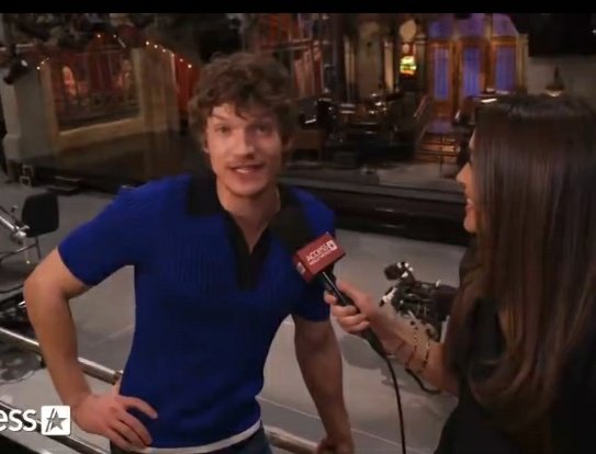 Me pregunto si con ese pedido directamente a cámara,  el gordo se negaría a ir ?
Yo quiero creer que NO
🌞💞🌻
Manifestando,prendiendo velitas, sahumerios , haciendo rituales y todo lo que sea necesario 🙌🏻🕯🪔