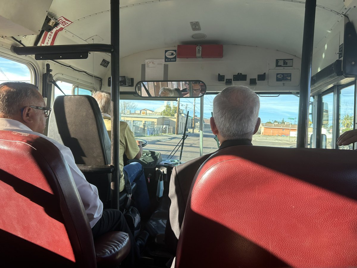 bpdflores's tweet photo. I think driving in an old school bus through El Paso is a great way for bishops to get around; en este caso rumbo a celebrar Misa con  laicos comprometidos y religiosas ayudando a la obra de Casa Anunciación. https://t.co/Al1uAsyLwx