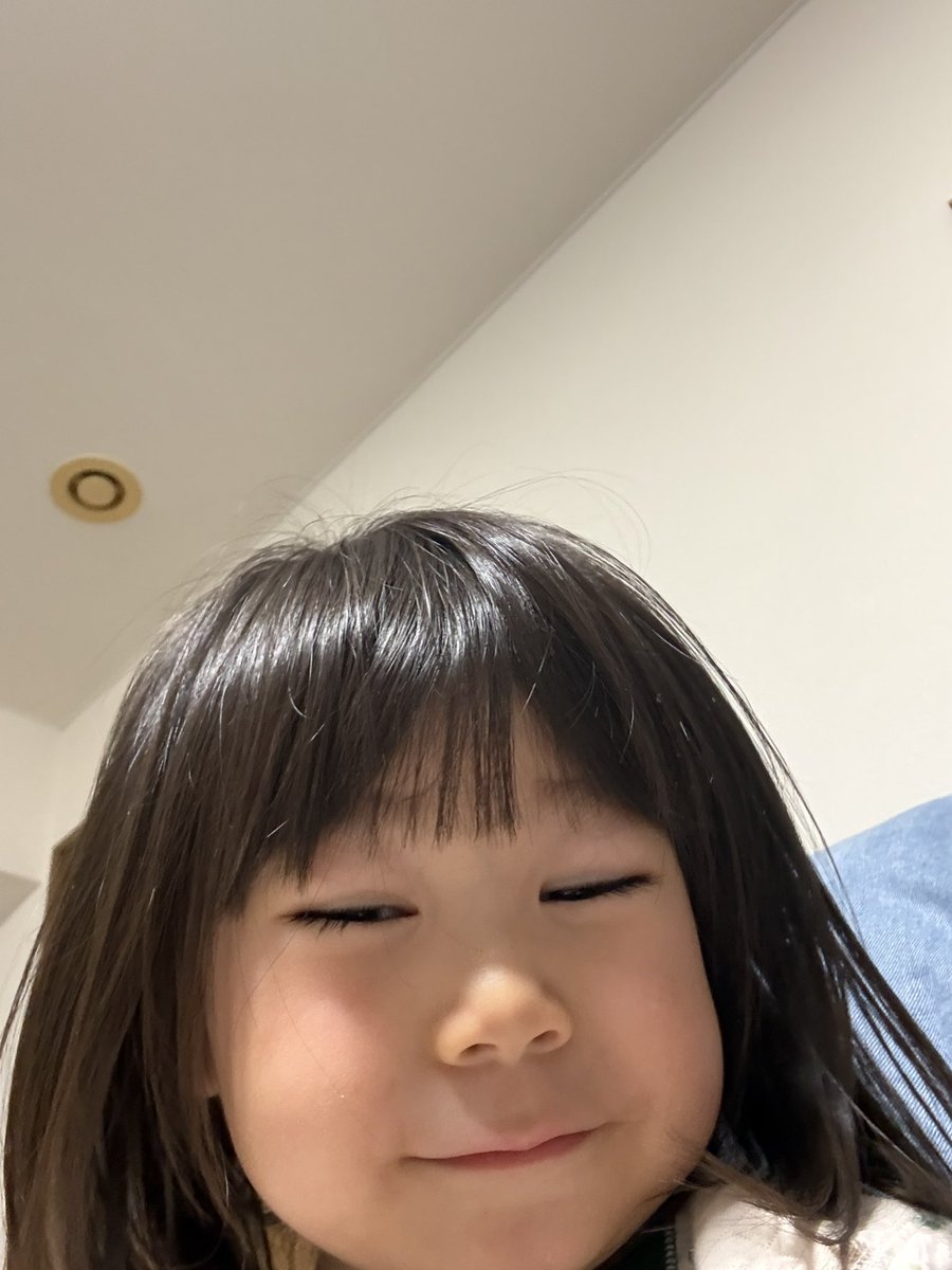 richu256's tweet photo. うちのおてんば娘の自撮り写真 https://t.co/H5UXVkekUi