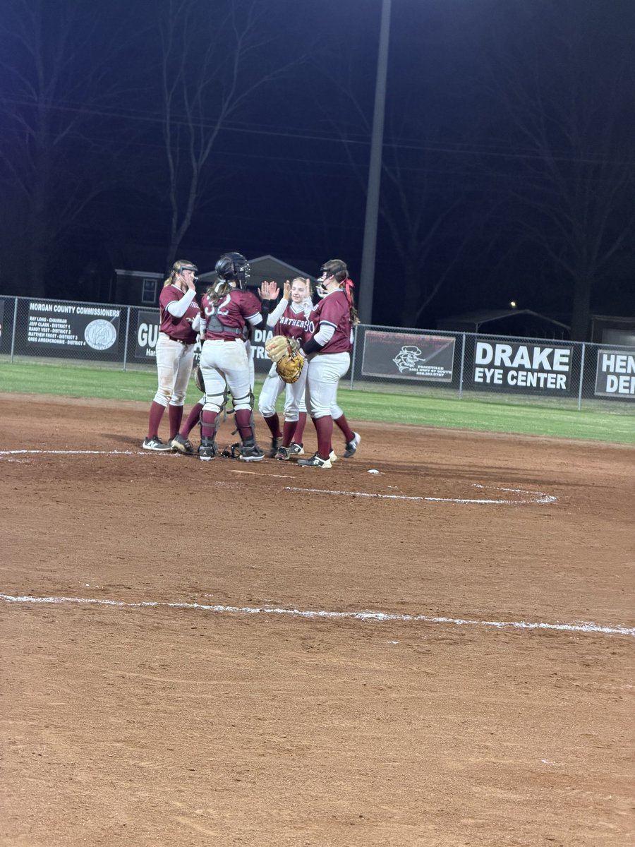 MadisonScott30's tweet photo. Tough loss last night but we battled until the end!  I hit a nice shot over left field! 

@SBRRetweets
@KeyPlayerNation
@EliteRecruits_
@CoastRecruitsSB
@TOP_D1RECRUITS
@TopPreps
@uncommittedUTR
@SoftballDown
@ExtraInningsSB
@LineDSoftball
@Prepsoftball
@softballhome https://t.co/6DvT6nho9q