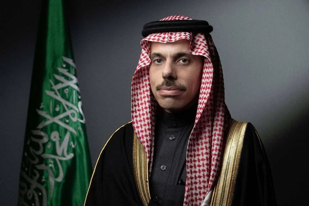 SaudiNews50's tweet photo. في ظل التوترات في المنطقة..

وزير الخارجية يتلقى اتصالًا هاتفيًا من وزير خارجية باكستان، حيث تم بحث سبل خفض حدة التوتر بما يحفظ للمنطقة أمنها واستقرارها.

- https://t.co/lKvgrq81dW