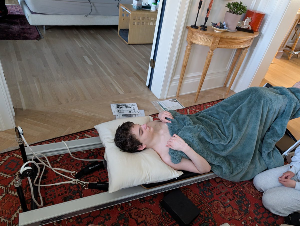 Royal Hansen tweet media