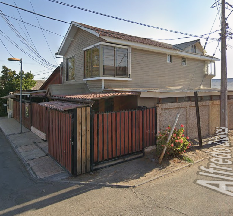 <a href="/PaisEsponja/">País Esponja</a> La casa de este perro ql, vive en Pje Victor Jara 216 sector El Arrayan, Maipu