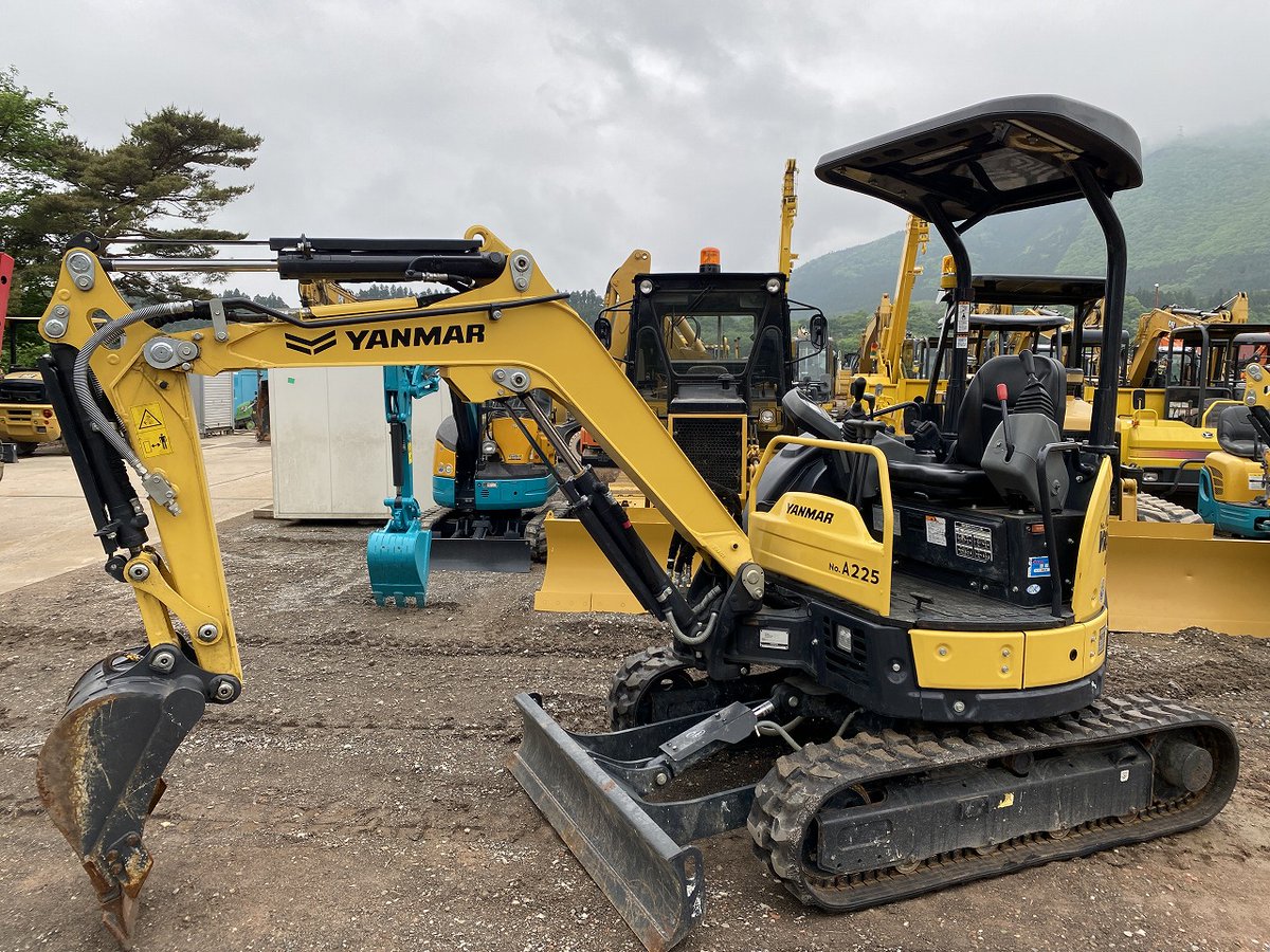r_engineering2's tweet photo. 株式会社Rエンジニアリングトレーディングです。
【販売中の重機紹介】
YANMAR VIO20-6
2024年式/141hr
写真・詳細はこちらから👇
https://t.co/PUmrX3H8rm
ご質問はコメント・DMでお気軽に💬
#重機 #中古 #建設機械 #heavymachinery #ユンボ #ヤンマー #YANMAR #VIO20 #ミニショベル #栃木県 https://t.co/HtSB8kQ0yU