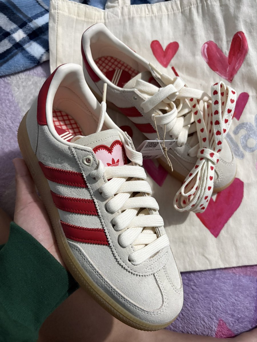 naotrejo03's tweet photo. Lo compartí y mi novio me los compró 😍 https://t.co/aKWCNec7PN