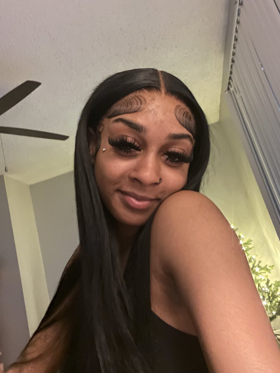 Linzie.Michelle tweet media