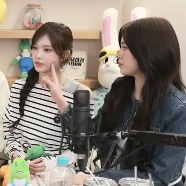 hehez_zip's tweet photo. 아이브 컴백 기념 아빠 보러 왔어요~ #헤헤즈 https://t.co/2inkdByuSu