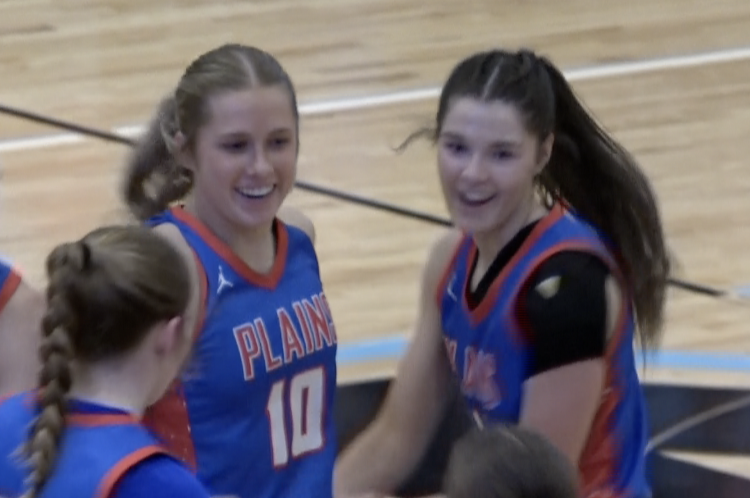 Channel1450com's tweet photo. Pleasant Plains Running Clocks Father McGivney For 2A Sectional Crown  https://t.co/2Z7dbA8XHk https://t.co/v0WF6zuNTr