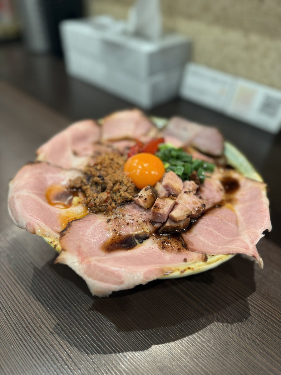 Kj66P's tweet photo. 2/27(金)
本日も
「豆ノ助」
やっています。

想像よりも杯数でてますので、
もし器が変わるタイミングが出てしまったらすいません💦

よろしくお願いします。
(写真は僕の賄いです)
#ライトニングファイヤー https://t.co/KEWNwpez3N