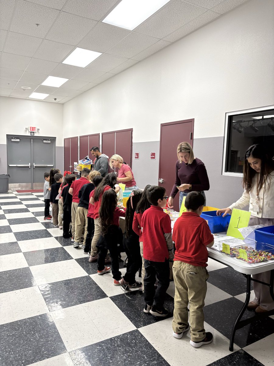 Our 3rd 9 Weeks Crusader Store was a hit! Thank you to our parent volunteers for helping with this event so that all Crusaders could enjoy shopping!#Volunteers #PBIS <a href="/VHESCrusaders/">Vista Hills Elementary</a>