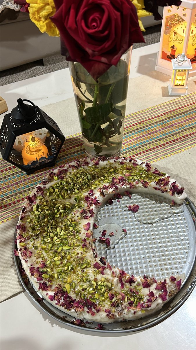 Alshahd03's tweet photo. Lebanese Nights 🇱🇧🤍 https://t.co/iU0kwySRAq