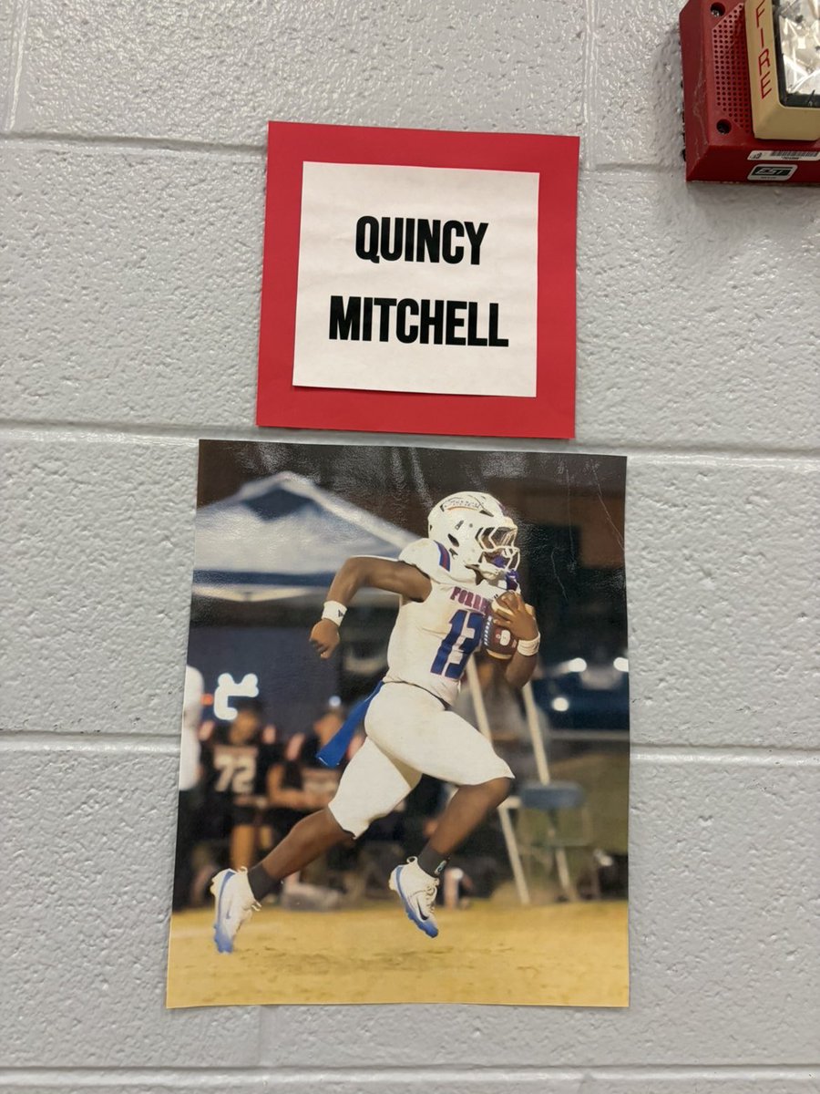 q_mitchell2028's tweet photo. From walking these halls to coming back to serve. Thankful for the chance to give back to CHES and the community that supports me every step of the way. 🏈🚀 https://t.co/uC4aFyIcR2