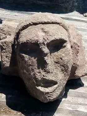 Tomslvarez7940's tweet photo. Hace como 8 años se hizo una excavación ilegal en el atrio de la parroquia de Santa María Magdalena  Tepexpan. La maquina de excavación desenterró  esta estatua.
Hoy se encuentra resguardada por el INAH Estado de México.
Esperamos que devuelvan la Escultura a su lugar de origen. https://t.co/puYG2LQzk4