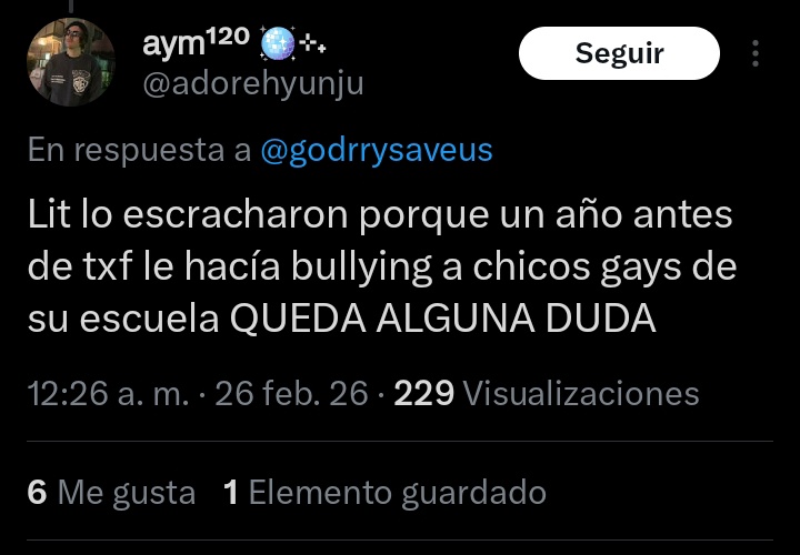 themissstyles28's tweet photo. El gay en cuestión insultando a los gays en el colegio PUAJAKAKAKAJ CON QUE CARA (me toco con foto del tw porque me tiene bloqueada 😐👍🏻) https://t.co/sgkDTFR9N7