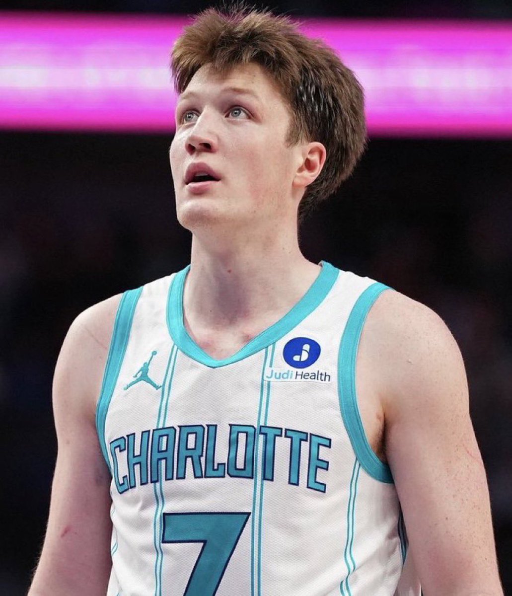 BREAKING: Kon Knueppel breaks the NBA rookie record for threes made in a season 

SPECIAL. 🔥🔥🔥