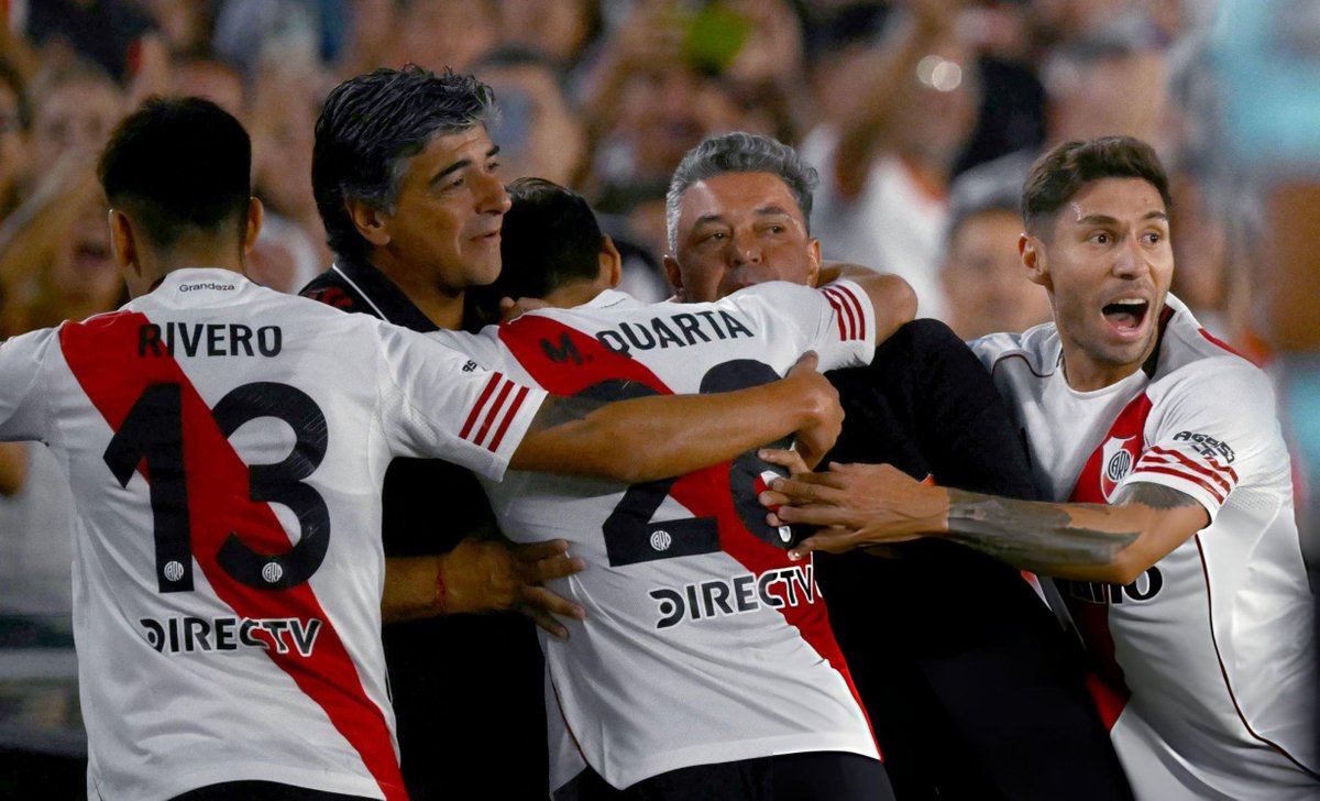 Quedó claro hoy, más claro que nunca, quiénes de verdad juegan por amor a la camiseta y no por el billete

Quiénes respetan la historia de un club gigante como River y quiénes prefieren subir historias a Instagram

Que el futuro DT lo tenga claro, River tiene que reflotar de la