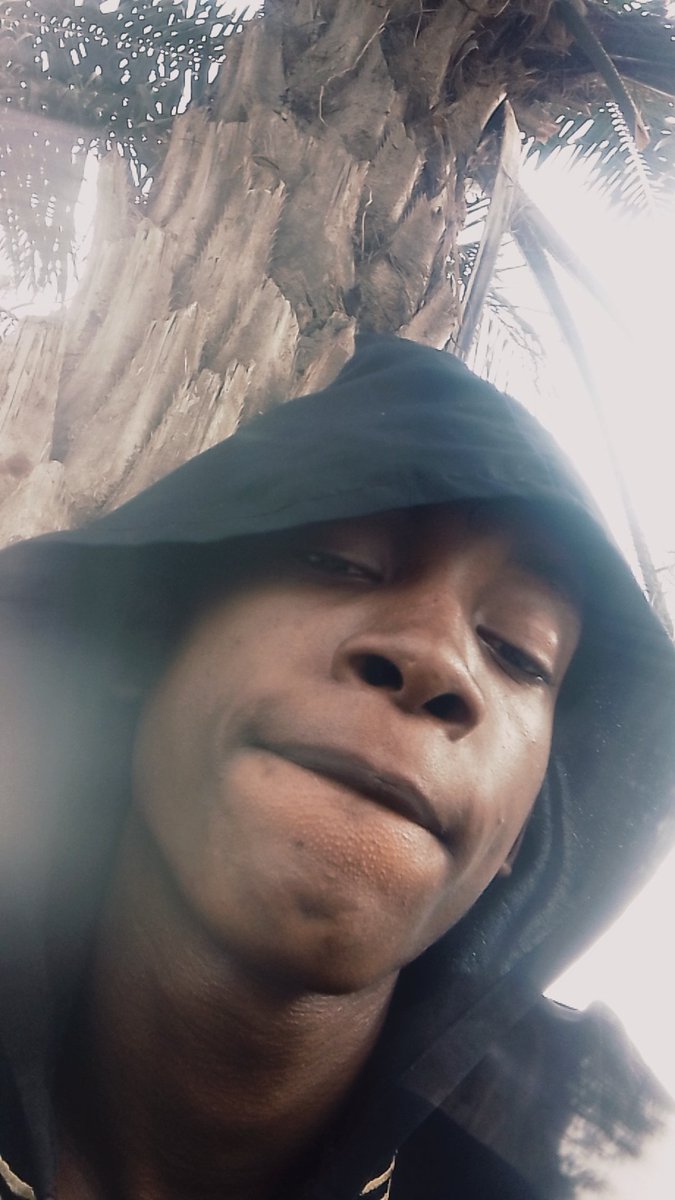 Smoke18tb's tweet photo. Some people is So poor, all they have is money.
Up iweka cover out in AUDIOMACK
https://t.co/BqZxtryhSa
@erigganewmoney @WANDECOAL @phynofino
#STTW #ATTW #freestyle https://t.co/xNbn1HeBHY