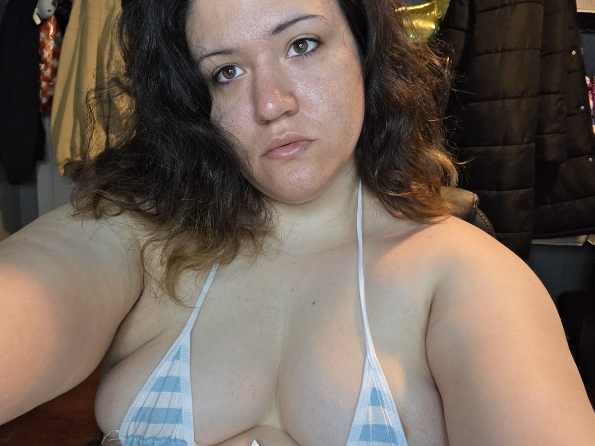 goddesselisa0's tweet photo. Micro bikini 😵‍💫 https://t.co/apY7m2ARIM