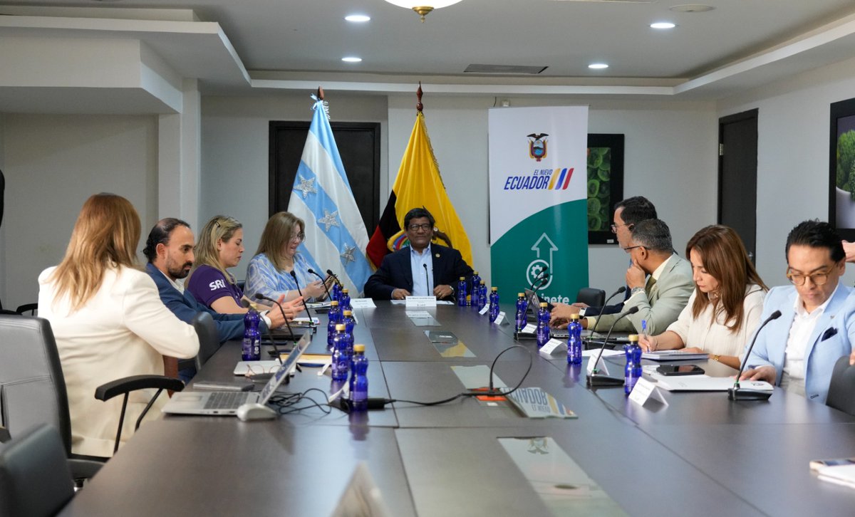 SRI Ecuador tweet media