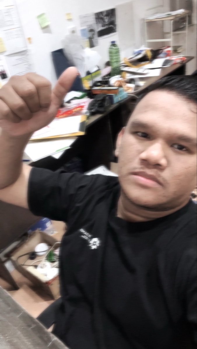 roobenxx's tweet photo. ujan - udah dikantor = bestt https://t.co/0eX49KeZY8