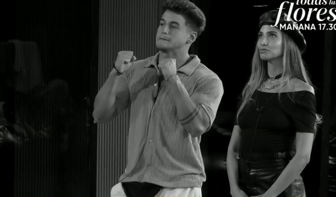 aaron  tweet media