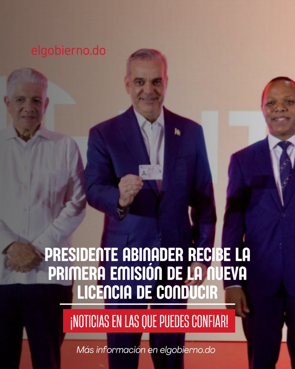 Santo Domingo.- El presidente Luis Abinader recibió este jueves la primera emisión de la nueva licencia de conducir, dando inicio formal a una nueva etapa en el sistema nacional de licencias, orientada a fortalecer la seguridad vial, la transparencia y la modernización