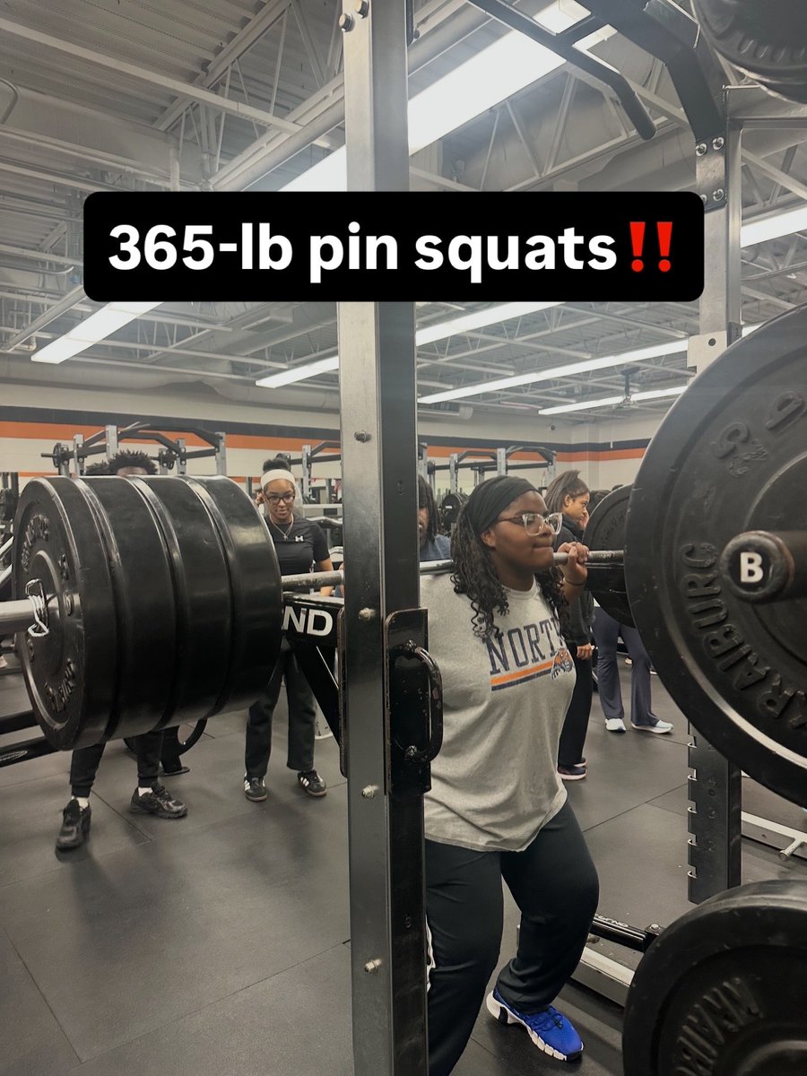 SileaseThrows tweet media