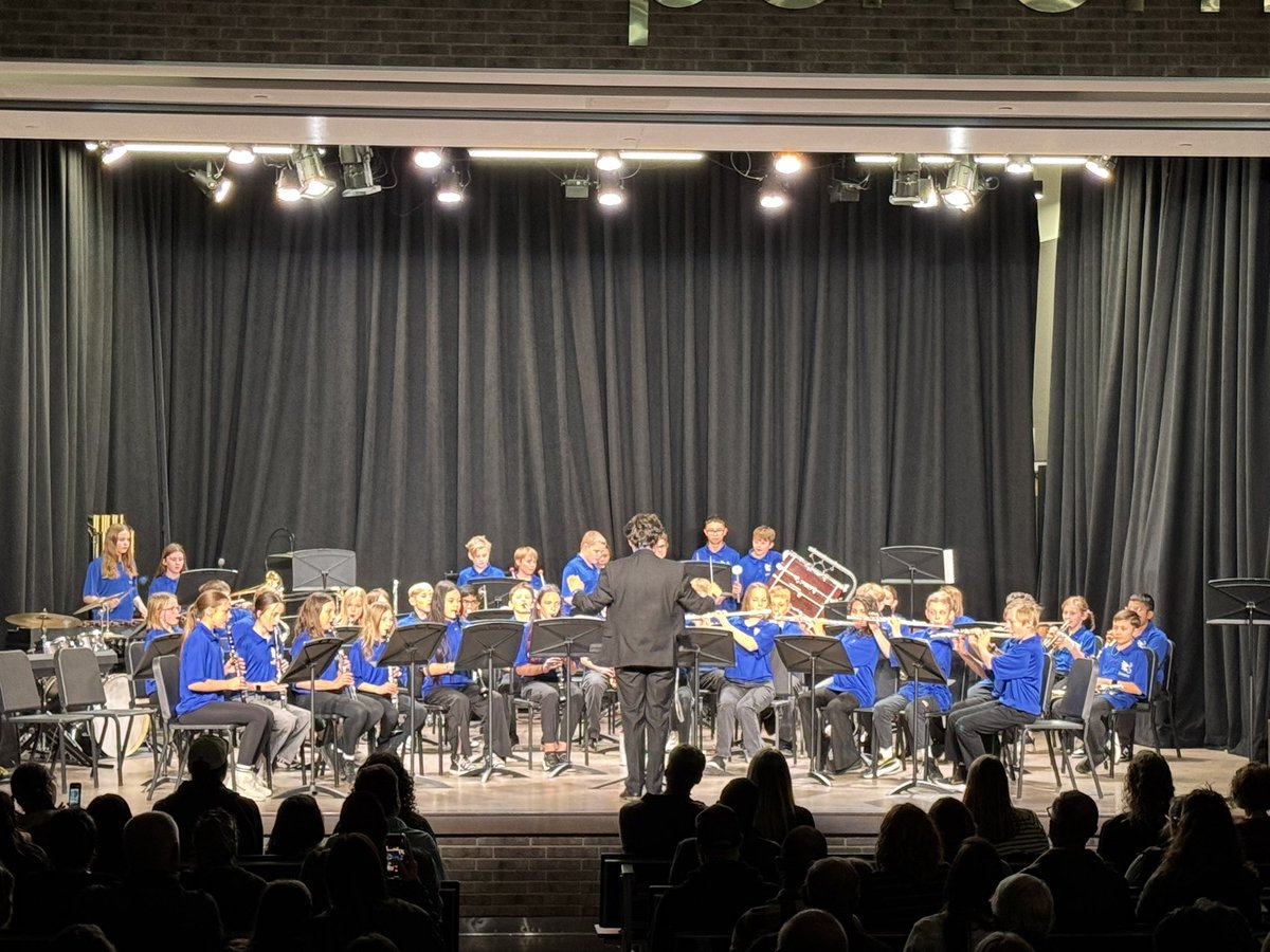 SHPK8's tweet photo. Our 6th, 7th, and 8th grade band students, along with our Jazz Band, did a terrific job tonight performing to a packed house! 🎺🎶 Our students’ talent and dedication are truly amazing—so proud! 👏 #StVrainStorm @SVVSDsupt @DPerfettiDeany https://t.co/GPm27Bo5ry