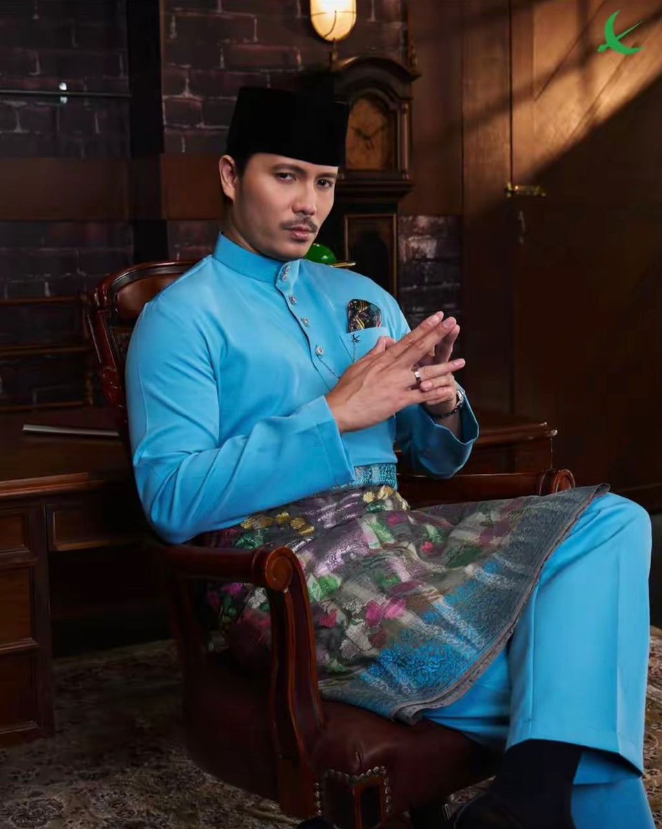zeckvion's tweet photo. “Persaingan Raya”
Tahun ni jangan bagi sepupu kau lagi hensem 😏

Beli Baju Melayu Daytona Elrah,
FREE sampin hitam premium Elrah!

Start hari ini sampai Ahad 12 malam sahaja.
Lepas tu… siapa cepat dia segak 😎 https://t.co/07oWX4JgOy