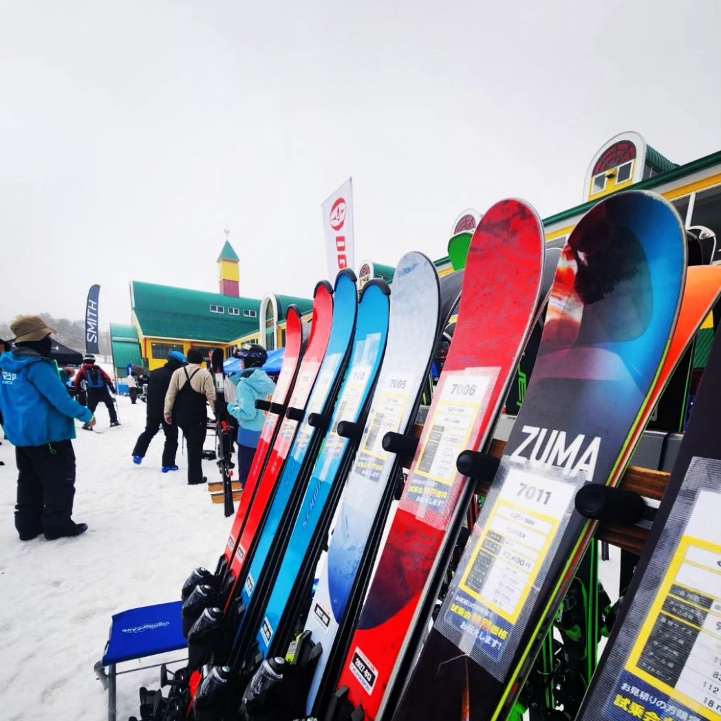 swallow_ski's tweet photo. 本日から3月1日まで高鷲スノーパークにてヒマラヤスポーツさんの試乗会に出展しています🏔️⛷️
最新のZUMASKISを是非ご試乗ください⛷️⛷️⛷️

#zumaskis #swallowski #高鷲スノーパーク #試乗会 #ski https://t.co/aUGMPxLIVy