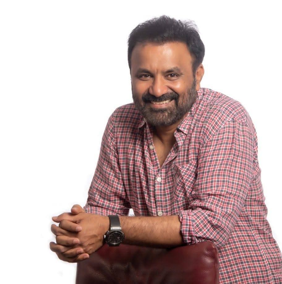 HC_Balakrishna's tweet photo. ಕಾರ್ಮಿಕ ಇಲಾಖೆ ಸಚಿವರು, ಆತ್ಮೀಯ ಸ್ನೇಹಿತರೂ ಆದ ಶ್ರೀ ಸಂತೋಷ್ ಲಾಡ್ ಅವರಿಗೆ ಹುಟ್ಟುಹಬ್ಬದ ಹಾರ್ದಿಕ ಶುಭಾಶಯಗಳು.

ಮಾಗಡಿ ರಂಗನಾಥ ಸ್ವಾಮಿ ತಮಗೆ ಉತ್ತಮ ಆಯುರಾರೋಗ್ಯ ಕೊಟ್ಟು, ಜನಸೇವೆ ಮುಂದುವರೆಸಲು ಹೆಚ್ಚಿನ ಶಕ್ತಿ ಕರುಣಿಸಲಿ ಎಂದು ಹಾರೈಸುತ್ತೇನೆ.

@SantoshSLadINC https://t.co/H28zDm2OMg
