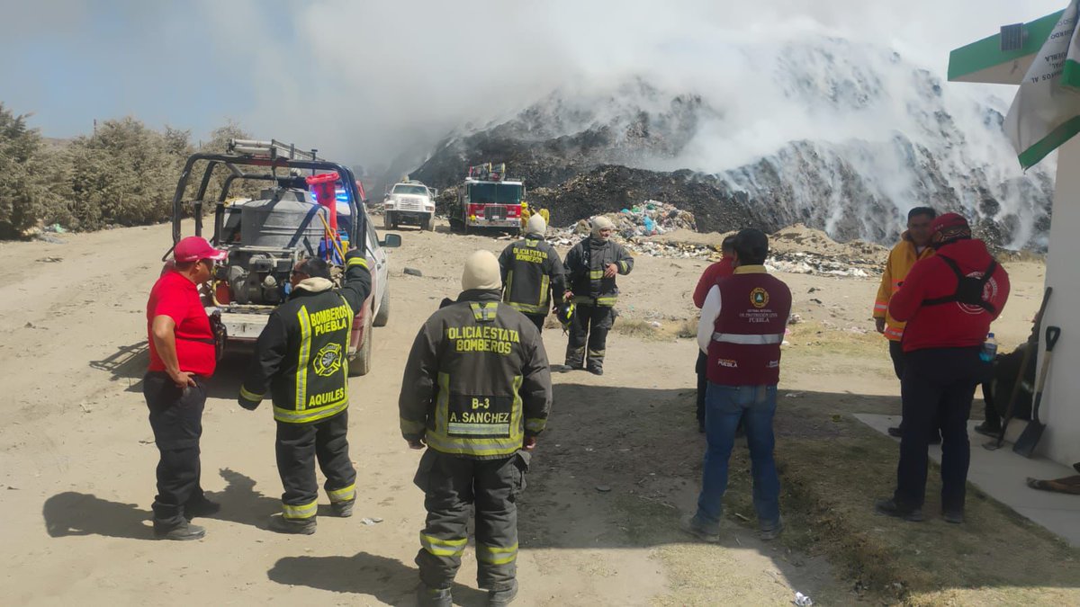 INCENDIO EN RELLENO SANITARIO DE SAN JOSÉ CHIAPA REGISTRA 70% DE CONTROL <a href="/armentapuebla_/">Alejandro Armenta</a> <a href="/Gob_Puebla/">Gobierno de Puebla</a> 

De manera inmediata #ProtecciónCivildelEstadodePuebla atiende el siniestro desde el 24 de febrero.