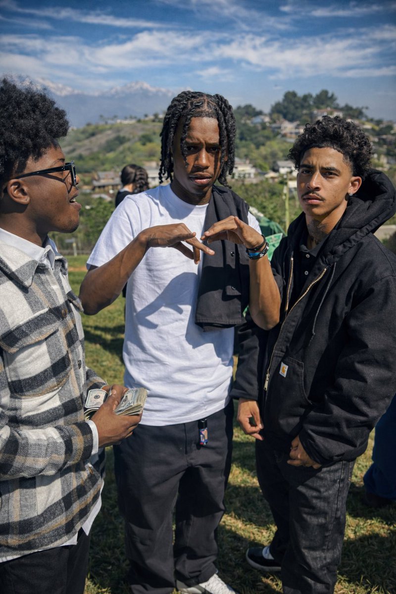 phillip2koldd's tweet photo. @SexyyRed314_ The niccs tryna hang w w bad btch https://t.co/5V7x6wUmlX