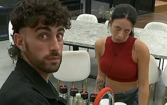 Nadie gastó un solo peso por Manuel pero él bajo de placa 

#GranHermano