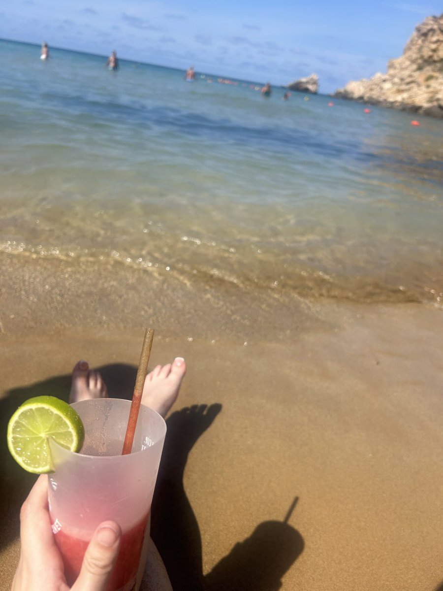 Lucymaeve tweet media