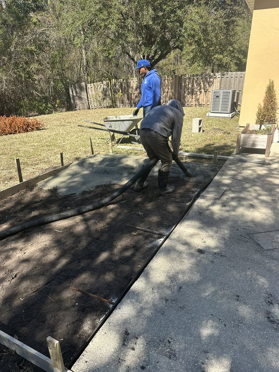 EquityHonest's tweet photo. Jacuzzi slab ready ✔️

Prepped. Formed. Poured. Finished clean.

Need a slab for a hot tub or patio? Let’s build it right.

📞 (904) 505-3930
Sí Hablamos Español

#concrete #jacksonvillefl #contractor https://t.co/OiLFVkDvfH